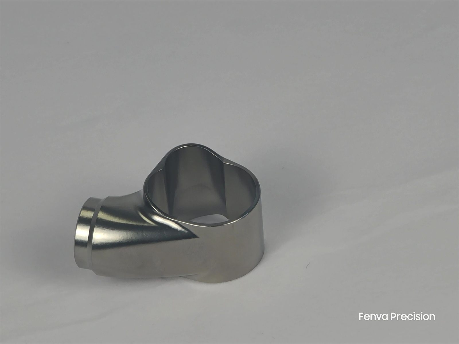 Mirror-polished nickel-plated machined part