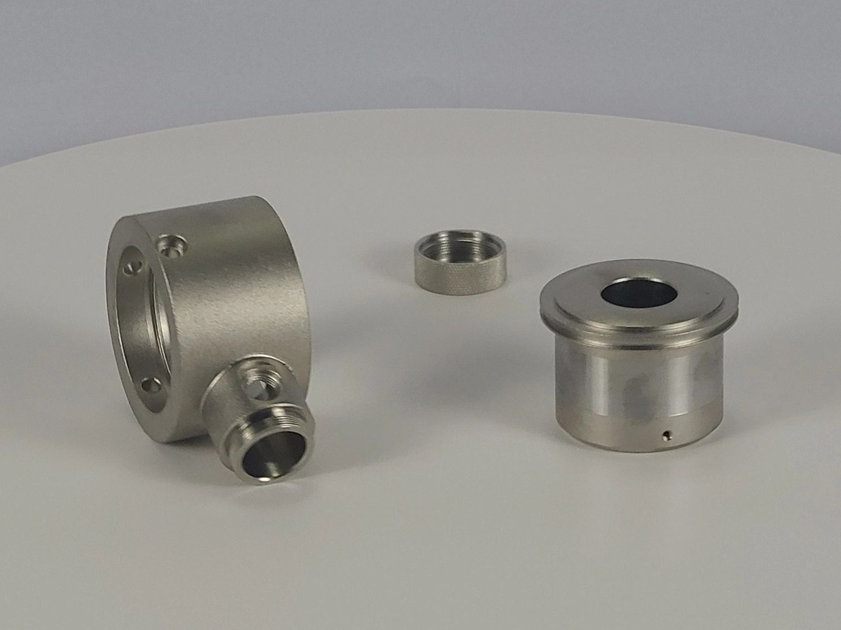 Shot-blasted and nickel-plated 42CrMo alloy-steel components for industrial sensors